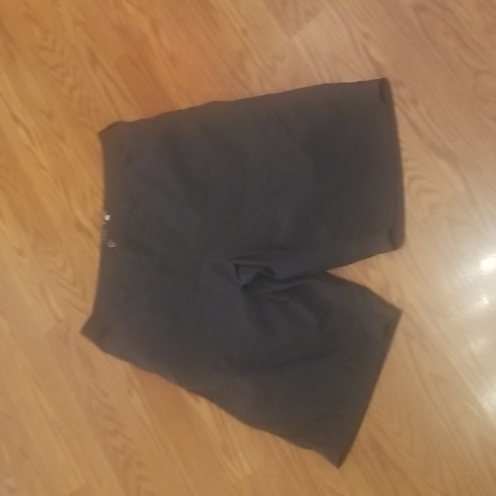Mountain hard wear long shorts 34‎